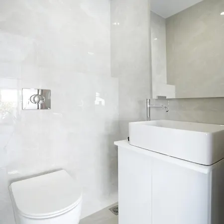Апартаменти 2bb Luxury Ii - Jacuzzi, Parking,