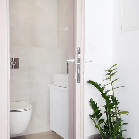 Апартаменти 2bb Luxury Ii - Jacuzzi, Parking,